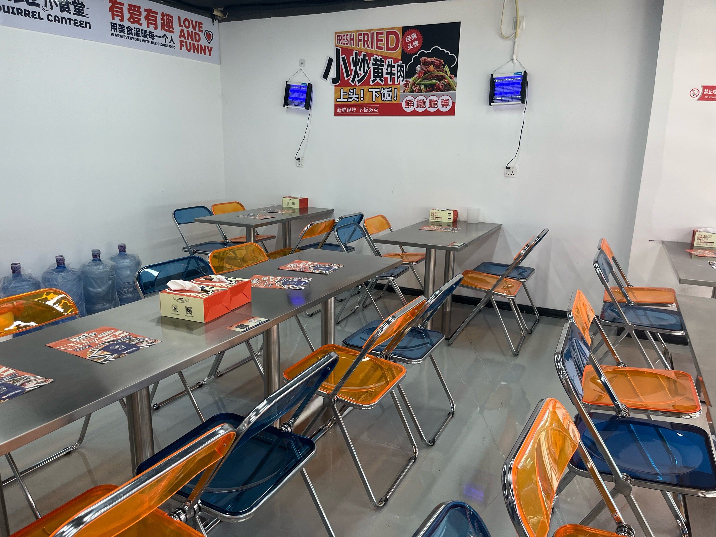 三只松鼠生活馆7店同开 探索社区零售新路径