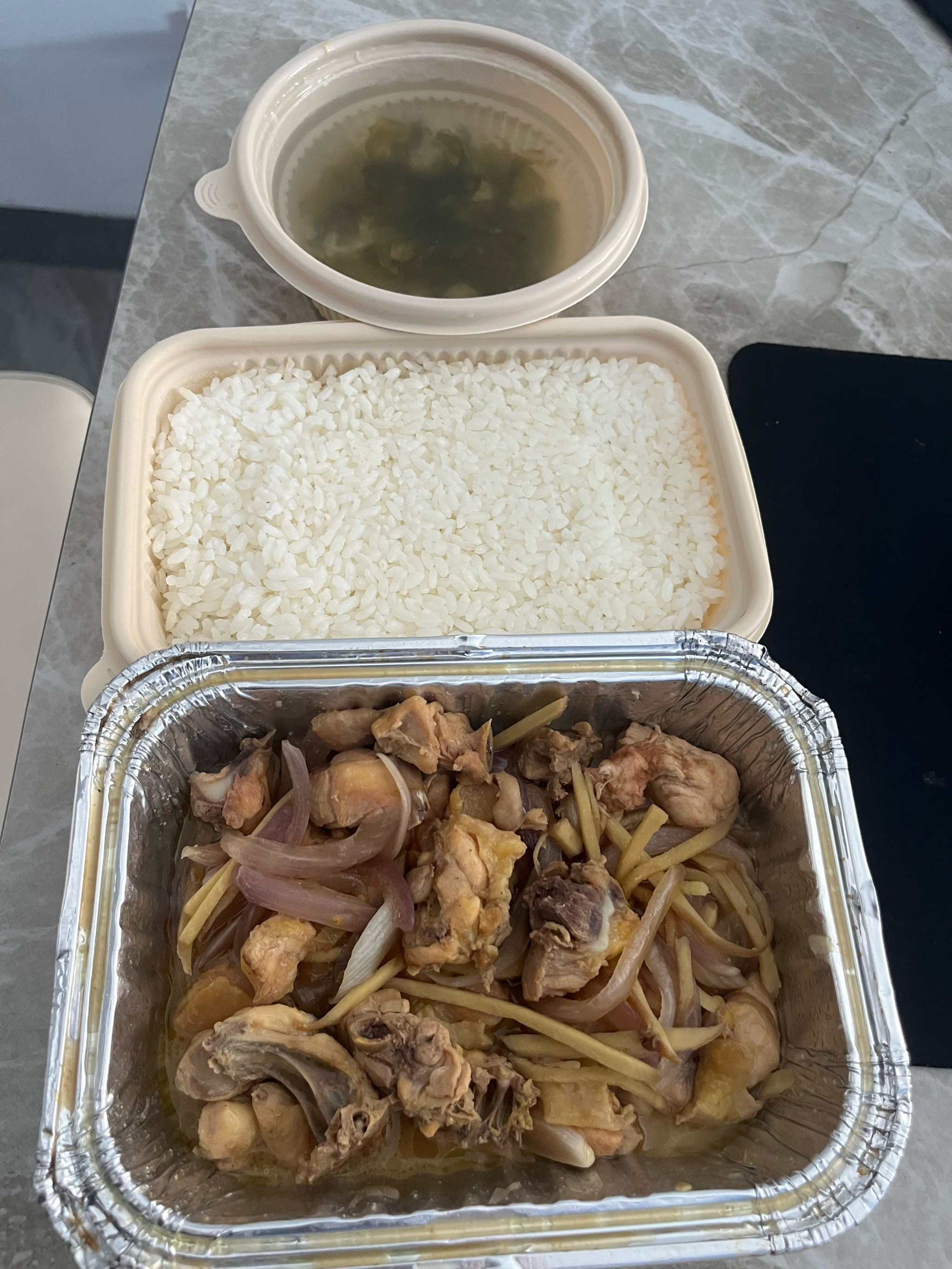 三只松鼠生活馆7店同开 探索社区零售新路径