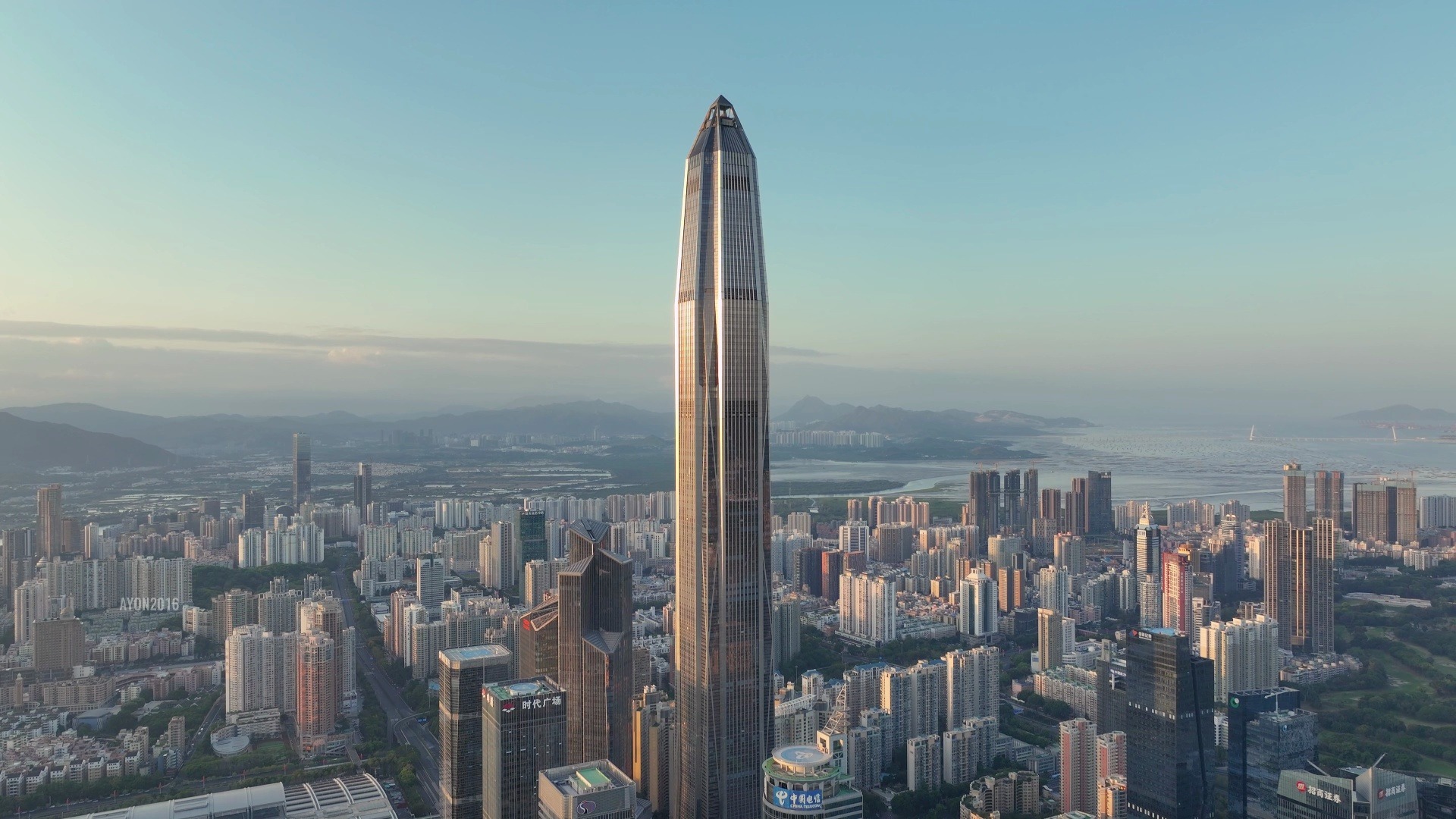 2026国际垂直马拉松在深圳平安金融中心举行