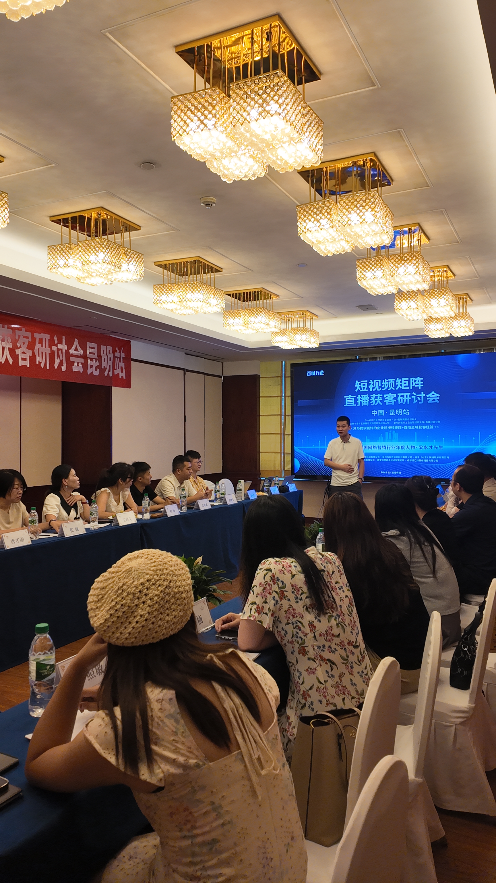 权威访谈·开局“十五五”| 释放消费潜力活力 以高水平开放赢得战略主动——访商务部党组书记、部长王文涛