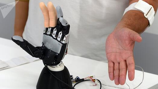 鹿山新材发布新一代离电型双模态电子皮肤