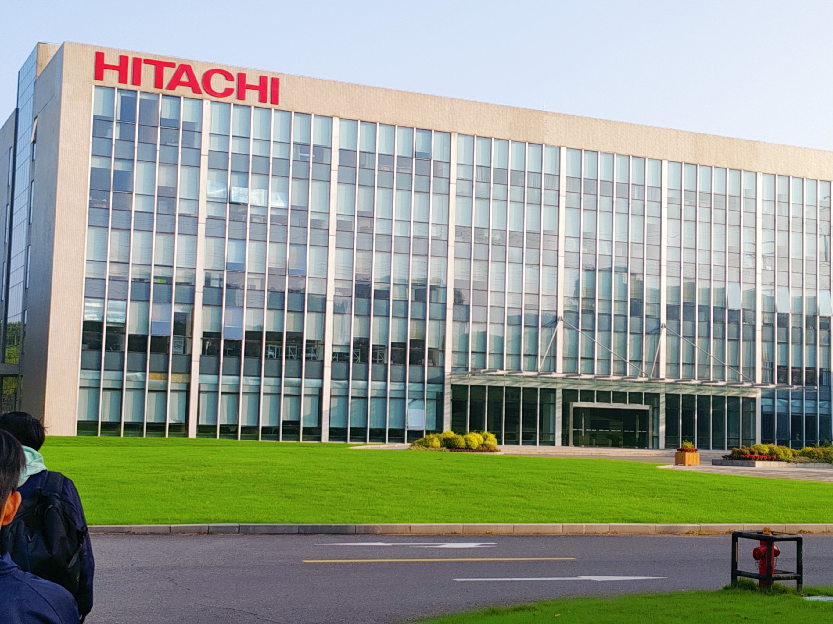 海信电视工厂获评全球电视行业首个“灯塔工厂”