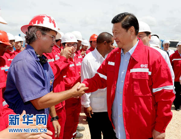 《习近平与一线职工朋友们》出版发行