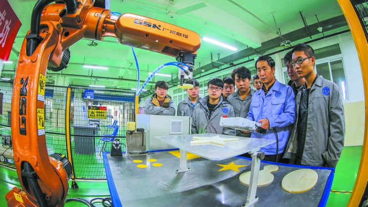 中共中央政治局召开会议 中共中央总书记习近平主持会议