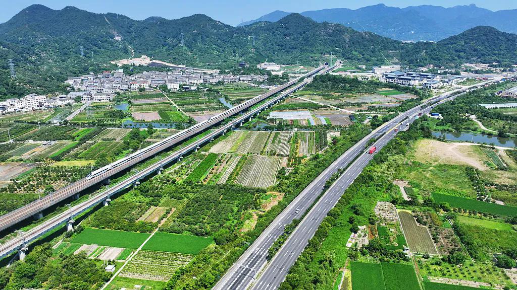 我国经济社会绿色转型加速推进