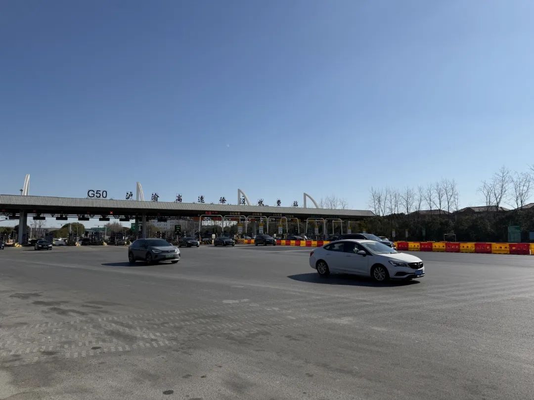 除夕当天全国道路交通平稳有序