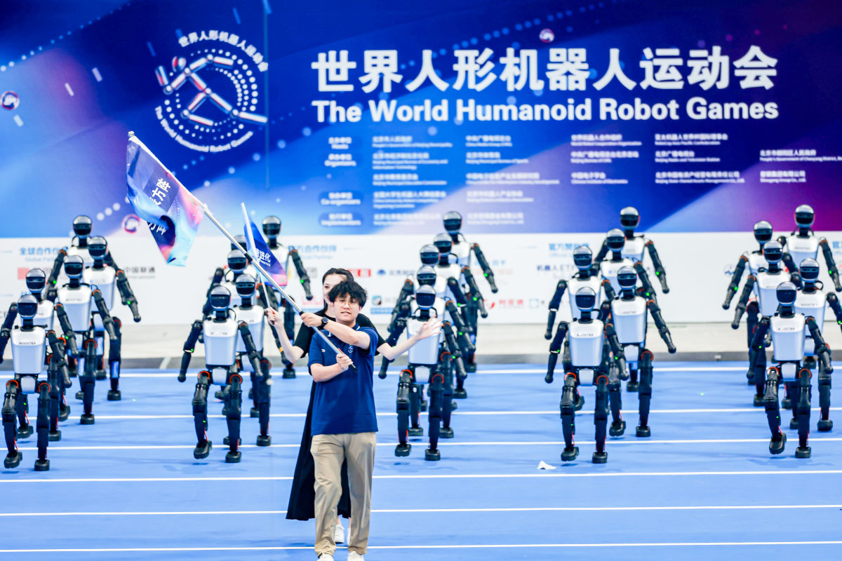 多款eVTOL、人形机器人亮相湖北“新春第一会”