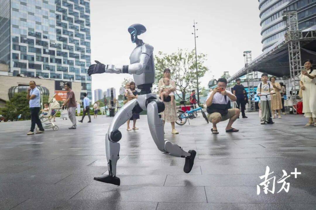 多款eVTOL、人形机器人亮相湖北“新春第一会”