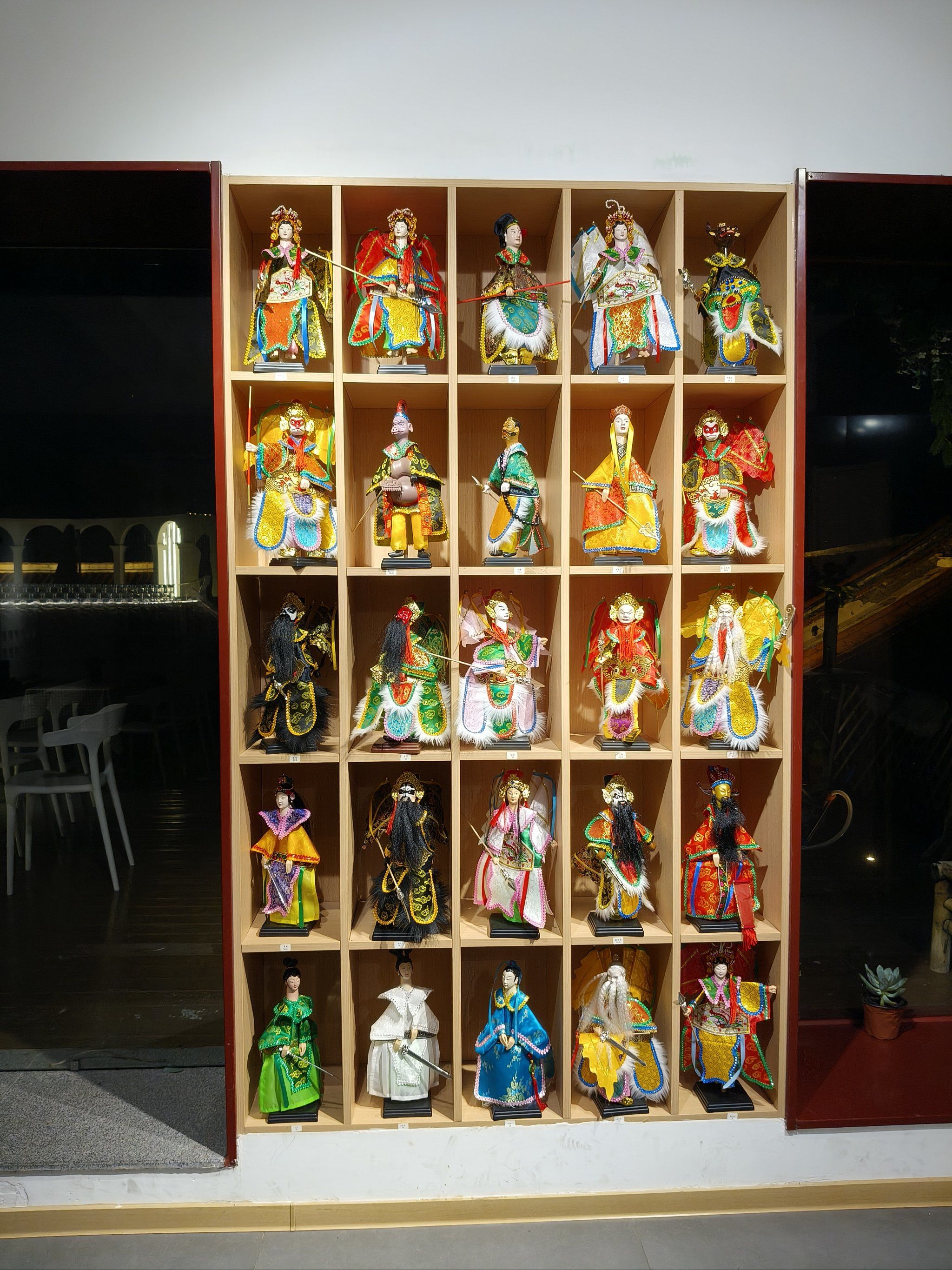 人文经济激活消费新动能丨泉州小木偶，撬动观演大市场