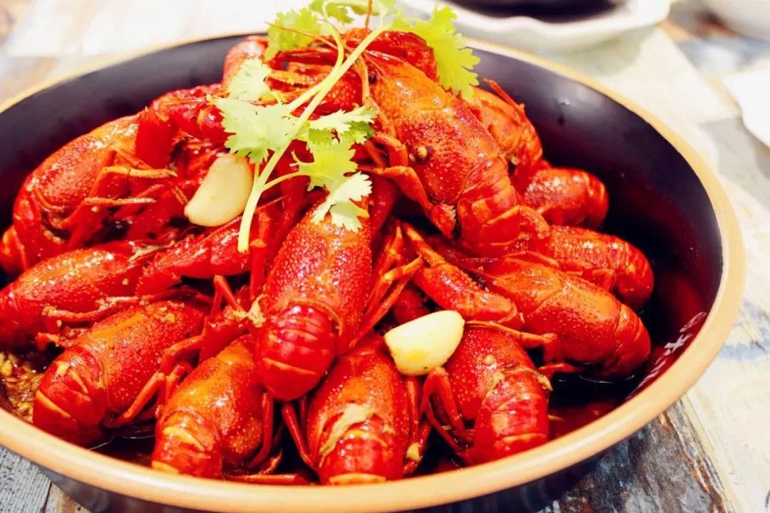 “养龙虾”爆火：智能体概念走向大众 科技巨头抢滩布局